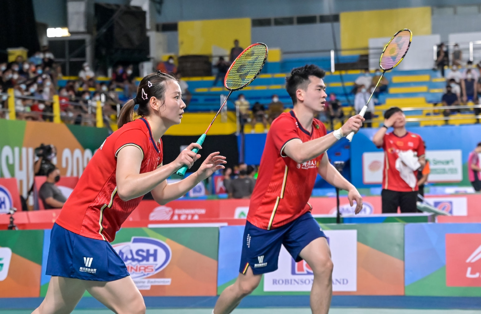 日本队完胜印尼队，李梓嘉扛起全队